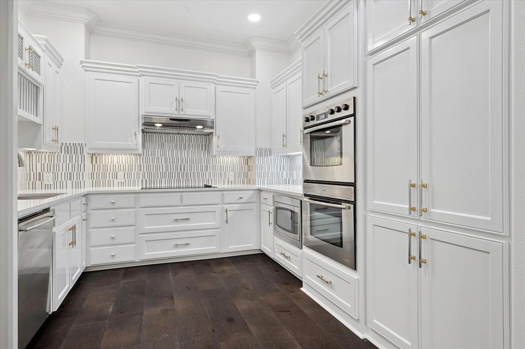 Edgemere on the Parkway Building  8511 - Residential