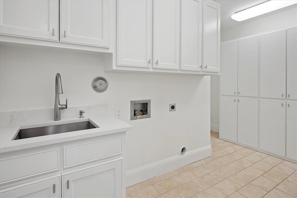 Edgemere on the Parkway Building  8511 - Residential