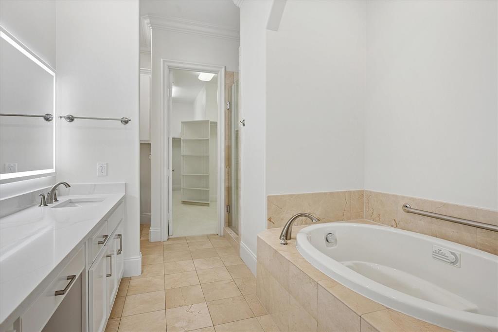 Edgemere on the Parkway Building  8511 - Residential