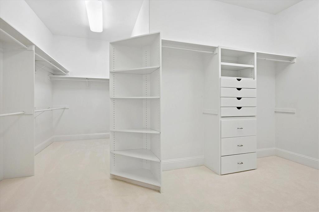 Edgemere on the Parkway Building  8511 - Residential