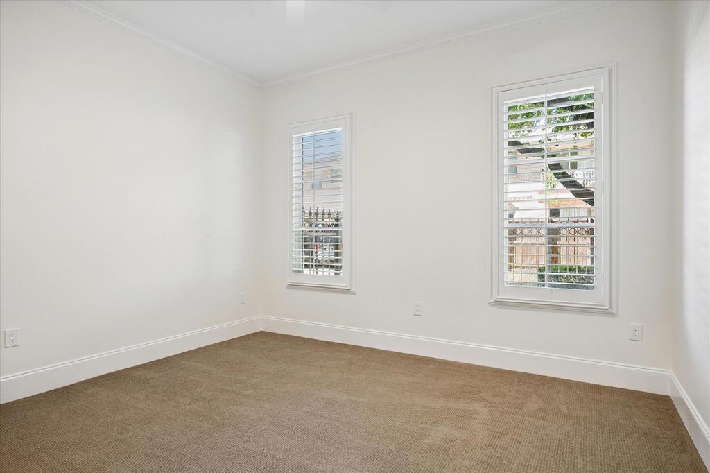 Edgemere on the Parkway Building  8511 - Residential