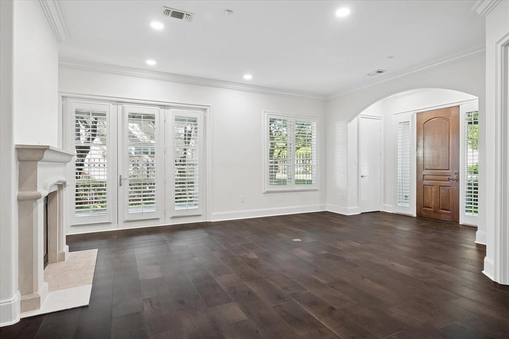 Edgemere on the Parkway Building  8511 - Residential