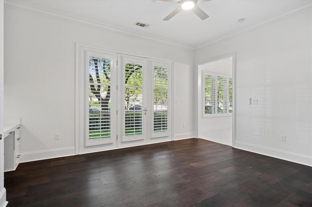 Edgemere on the Parkway Building  8511 - Residential