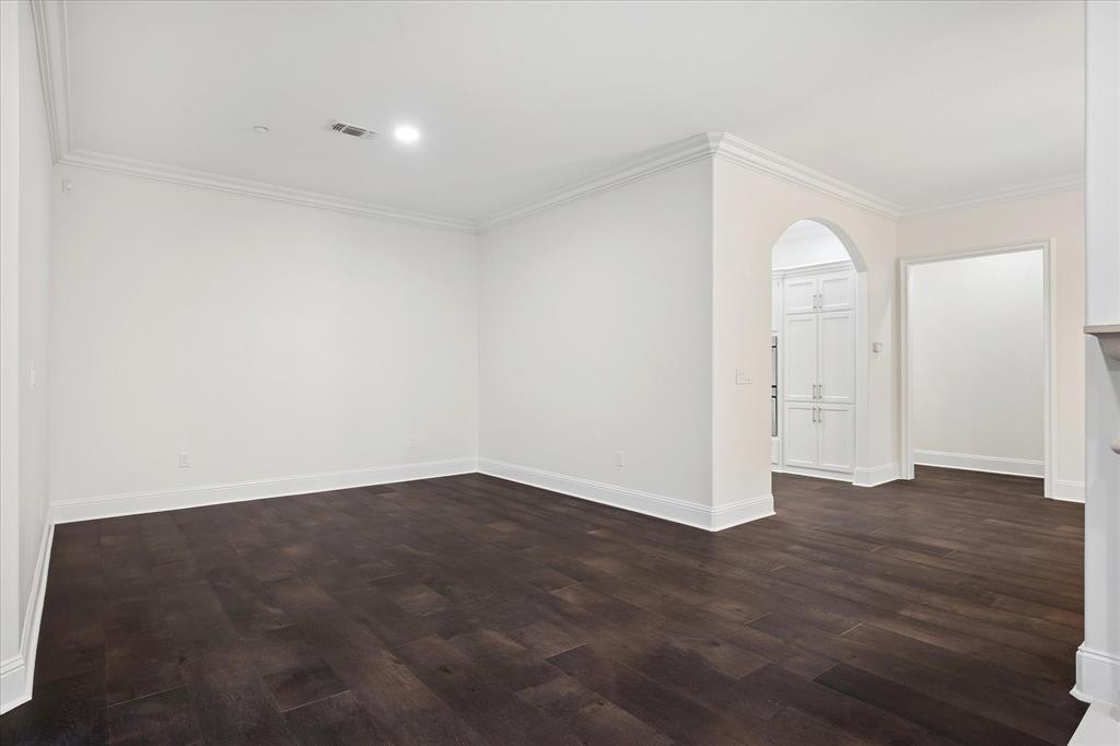 Edgemere on the Parkway Building  8511 - Residential