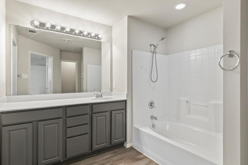 Emerald Park Add Fwy - Residential Lease