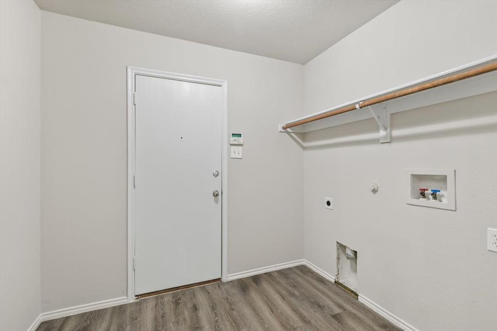 Emerald Park Add Fwy - Residential Lease