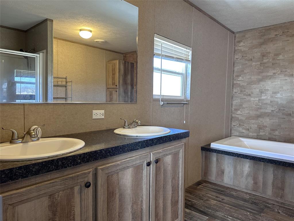 Jzr Lakeside Estate Add - Residential