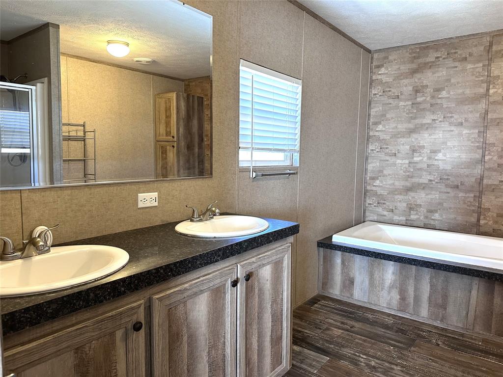 Jzr Lakeside Estate Add - Residential