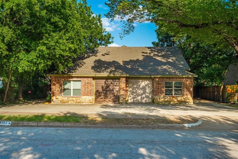 Photo of 103 Del Rio Avenue, Benbrook, TX 76126 (MLS # 21312360)
