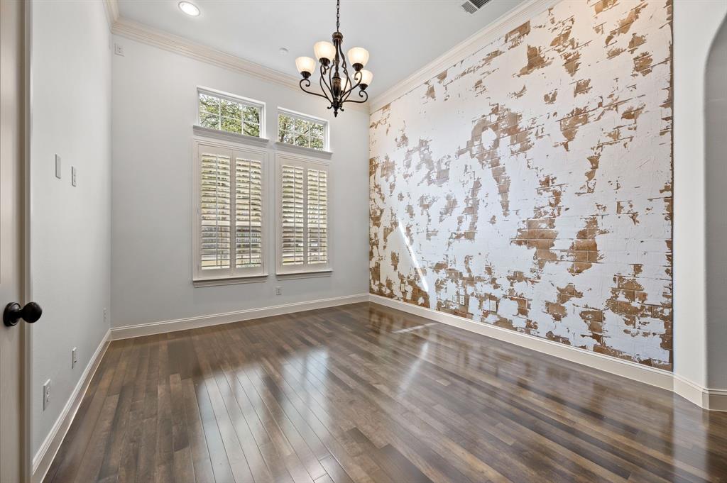 5803 Chalford Common