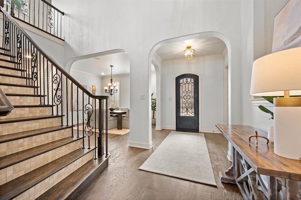 5803 Chalford Common