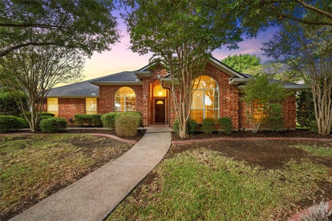 Photo of 1223 Oakmanor Circle, Hewitt, TX 76643 (MLS # 21383220)