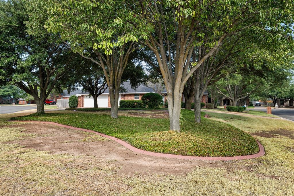 1223 Oakmanor Circle