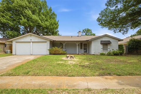 Photo of 317 Sioux Street, Keller, TX 76248 (MLS # 21253372)