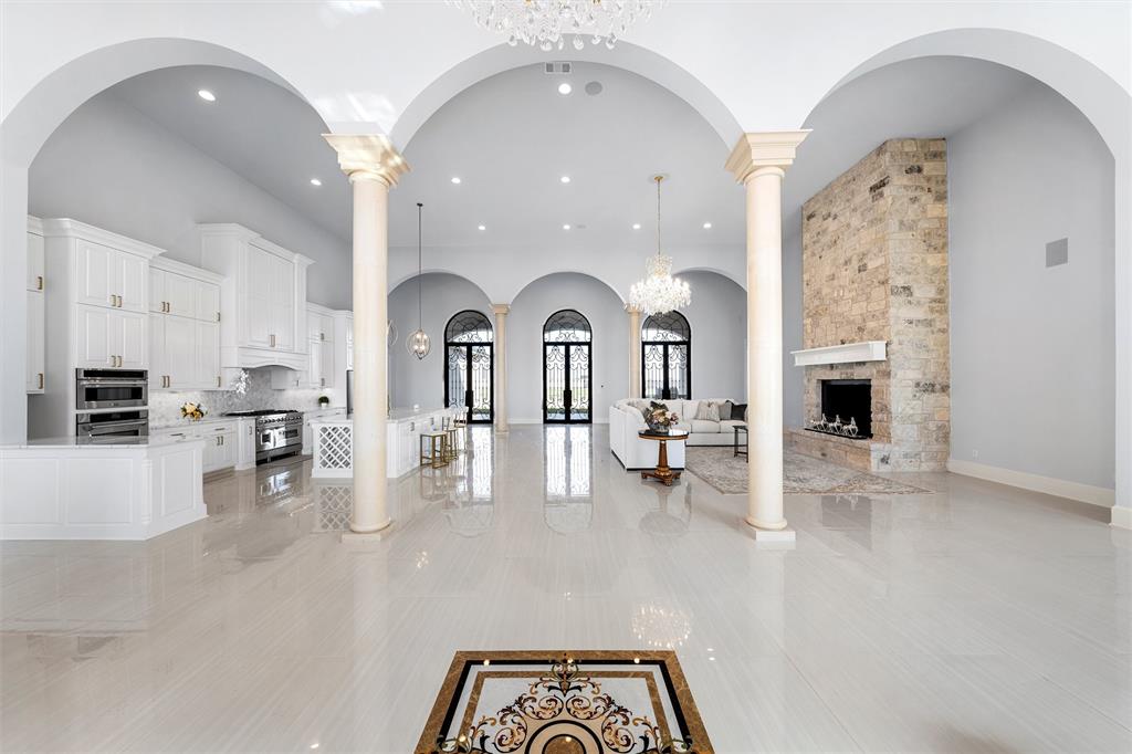 112 Yellow Rose Street