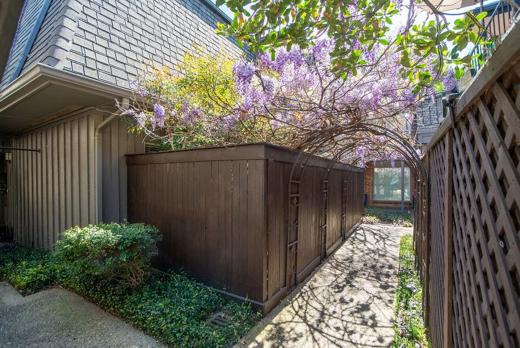 Bowser Ave Condo 4112 - Residential