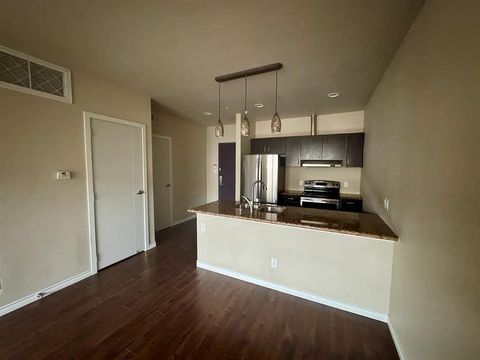 Photo of 1100 W Trinity Mills Road #3010, Carrollton, TX 75006 (MLS # 21145126)