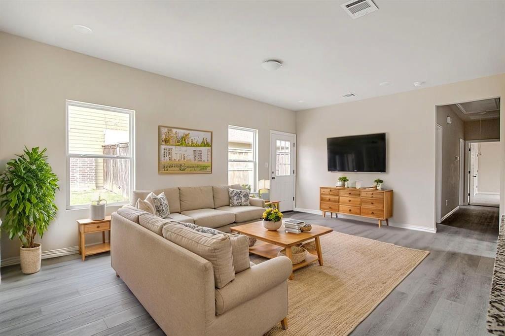 1005 E Tucker Street