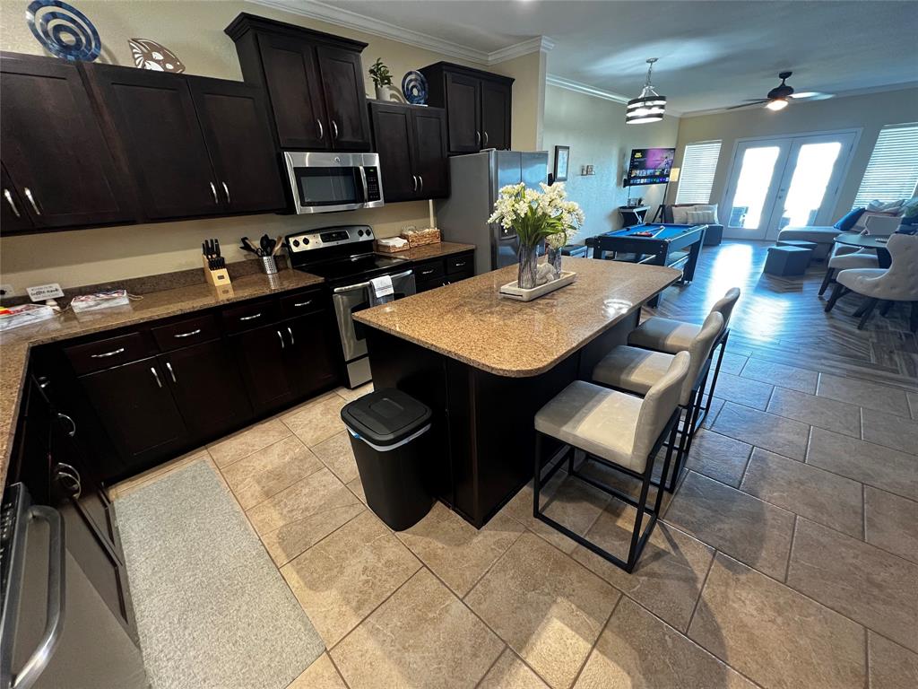 9900 Northshore Boulevard 3202