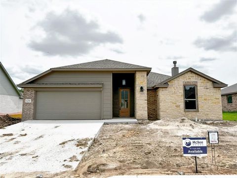 629 Mooney Drive Saginaw TX 76179