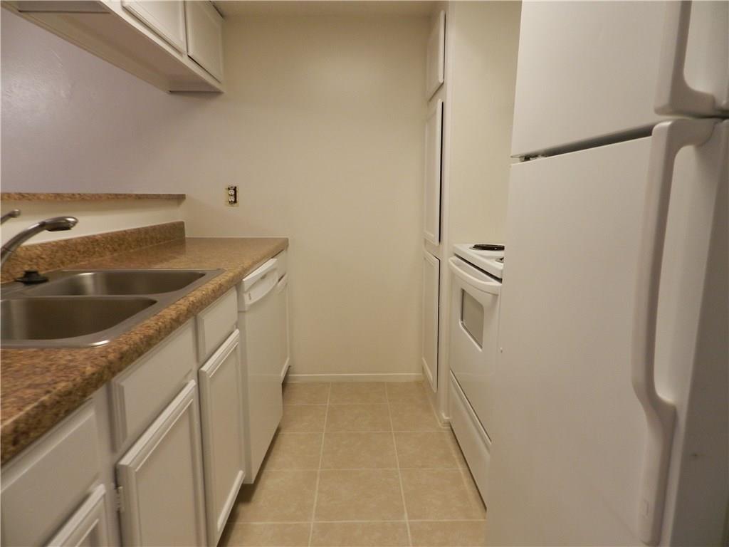 Nob Oak Condo - Residential Lease