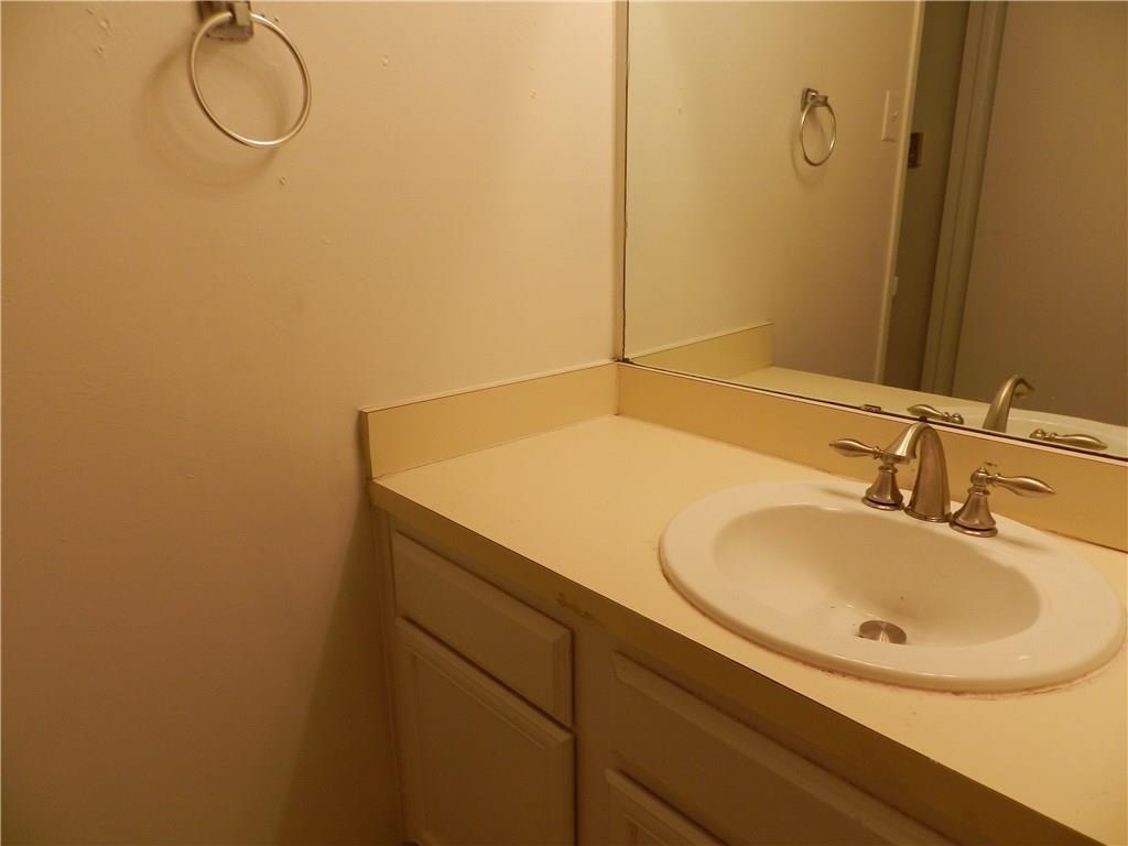 Nob Oak Condo - Residential Lease