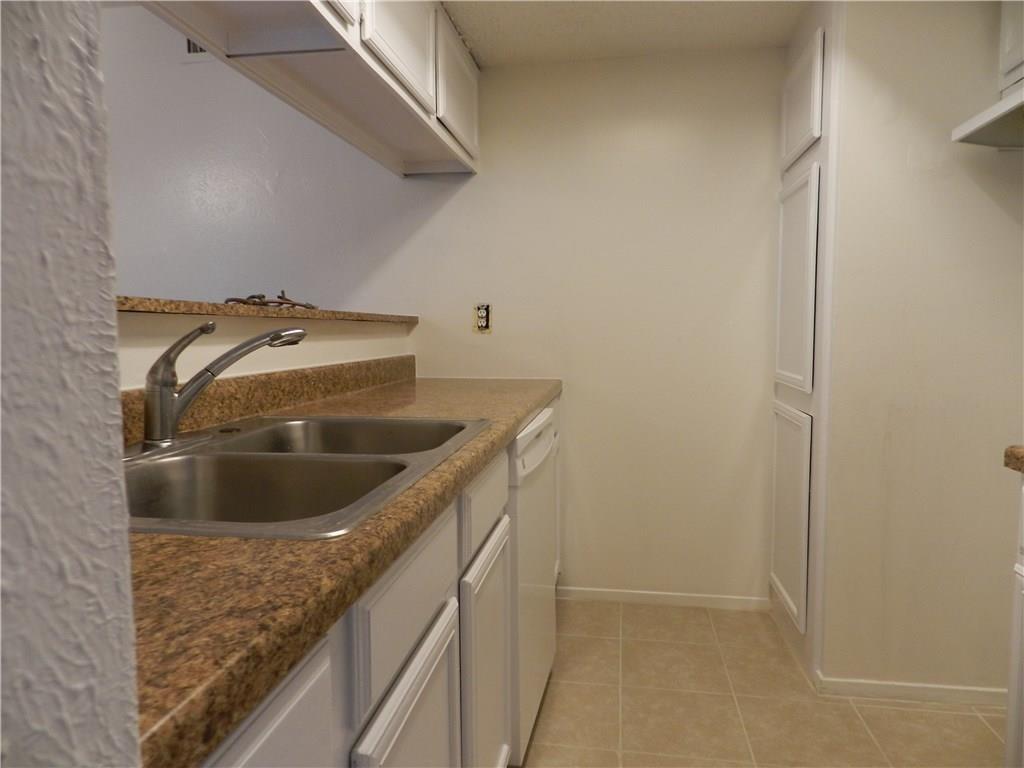 Nob Oak Condo - Residential Lease