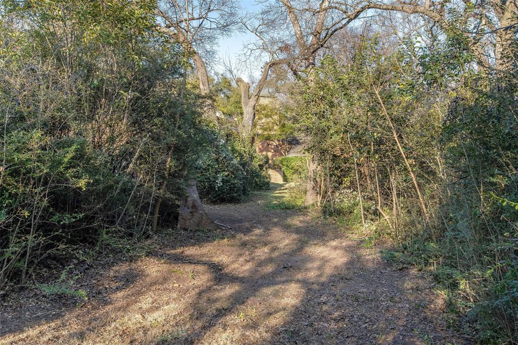 Track 1, Walstrait Woods - Residential