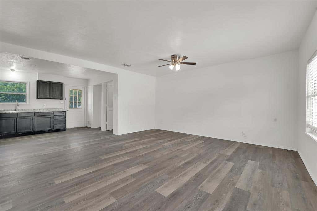 Photo of 2682 Wasina Drive, Farmers Branch, TX 75234 (MLS # 21350422)