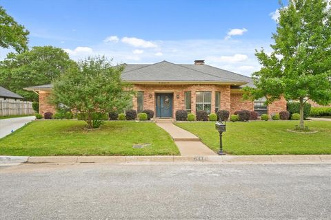 2004 Lake Country Drive Arlington TX 76012