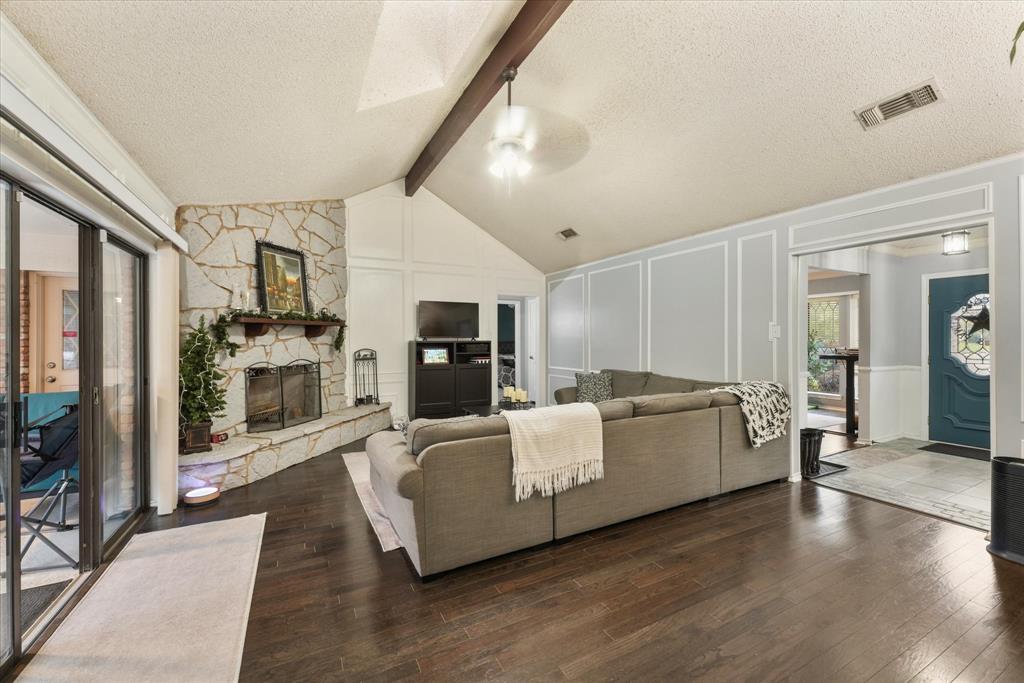 2004 Lake Country Drive