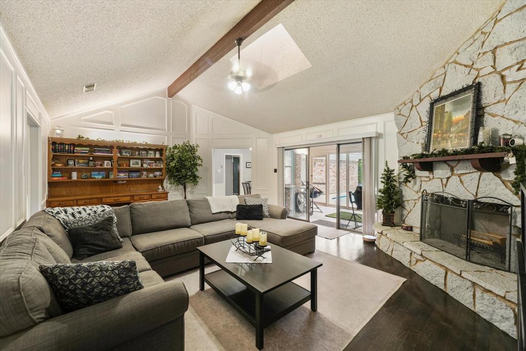 2004 Lake Country Drive