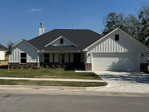 606 North Mill Street Weatherford TX 76086