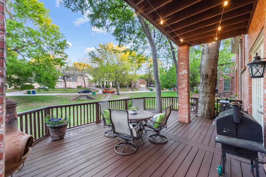 1810 Lakeshore Court