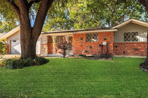 Photo of 4557 Dee Lane, Haltom City, TX 76117 (MLS # 21220186)