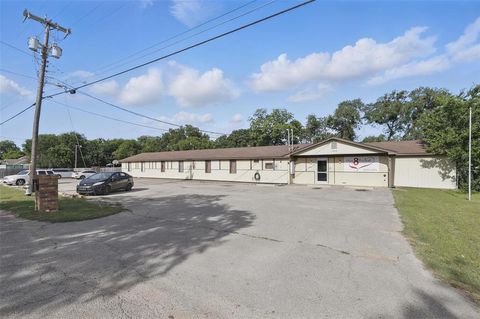 1915 N Wilhite Street Cleburne TX 76031