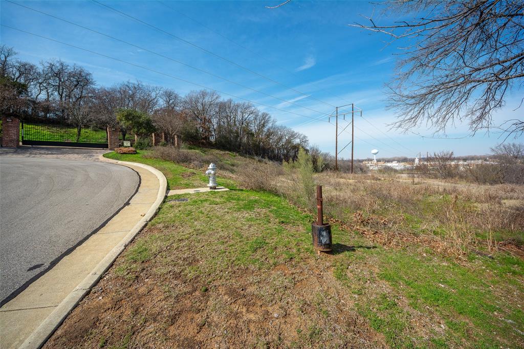 2109 Lakehill Court