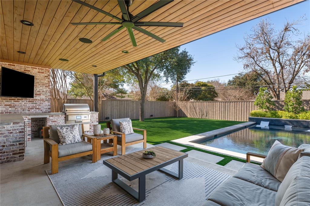 10915 Snow White Drive