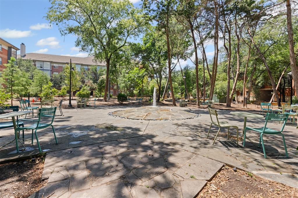 TOWNHOMES OF DISTRICT A PH 1-11 - Residential Lease