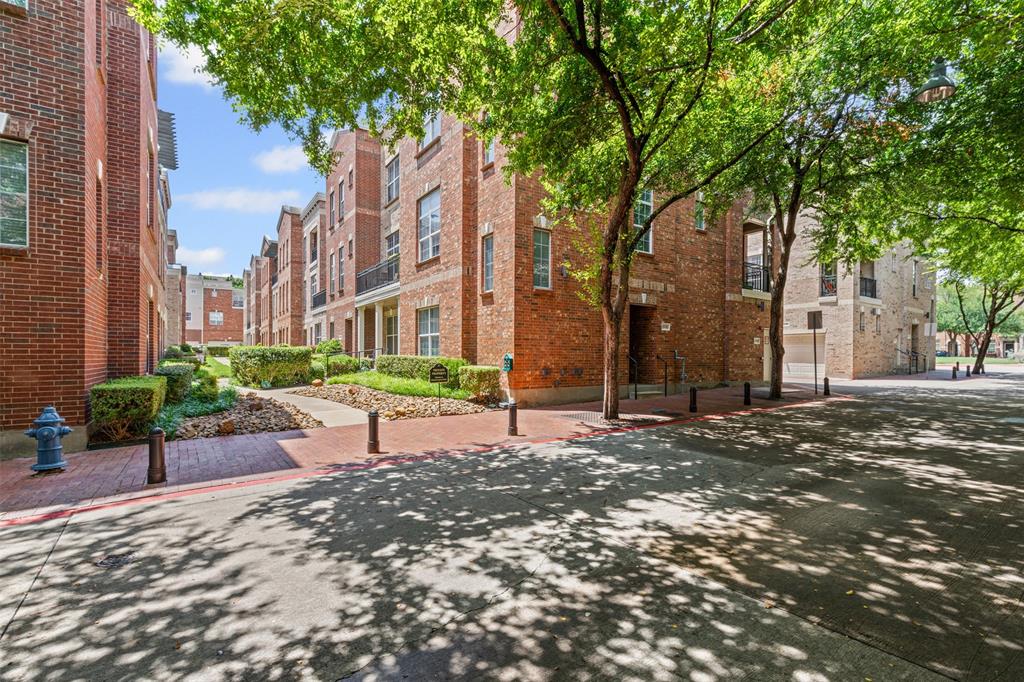 TOWNHOMES OF DISTRICT A PH 1-11 - Residential Lease