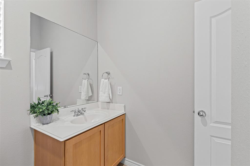 TOWNHOMES OF DISTRICT A PH 1-11 - Residential Lease