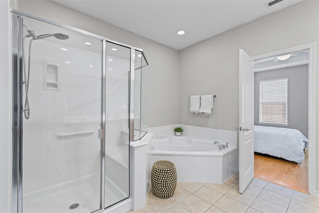 TOWNHOMES OF DISTRICT A PH 1-11 - Residential Lease