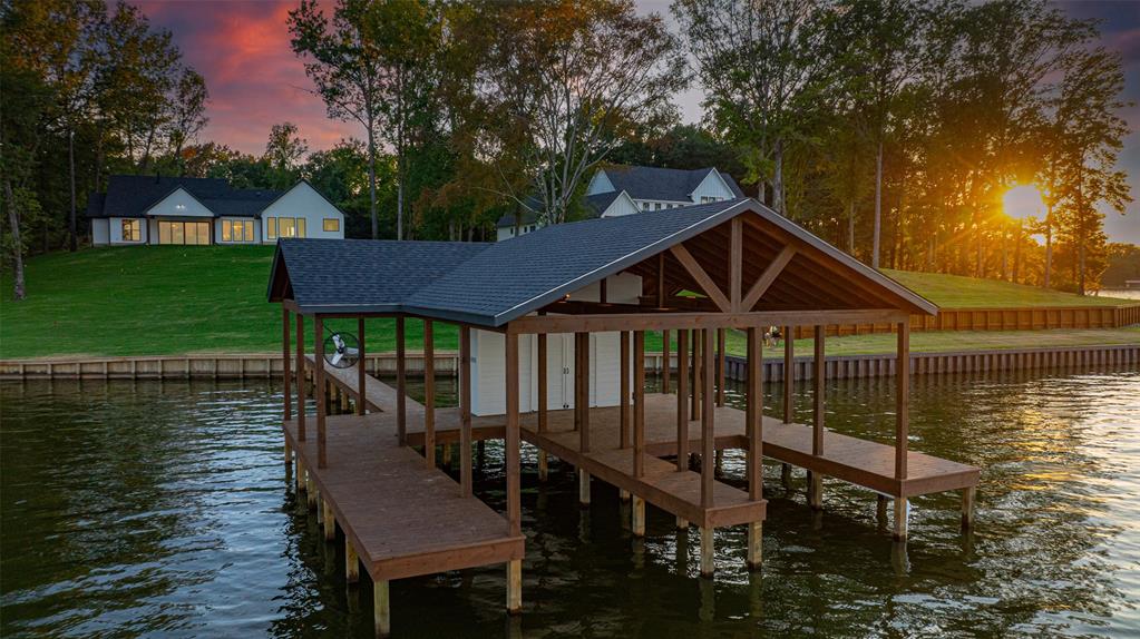 Paradise Shores - Residential