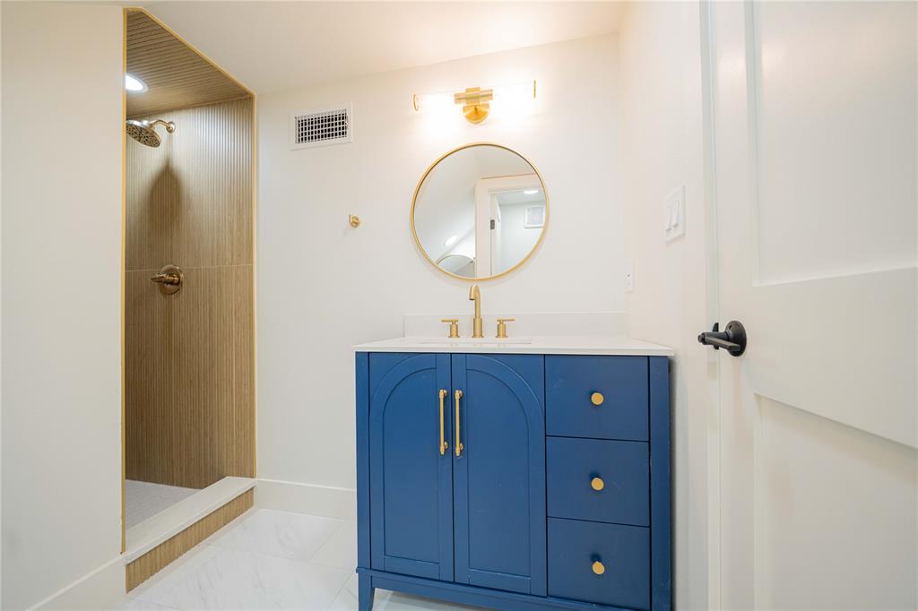 Paradise Shores - Residential