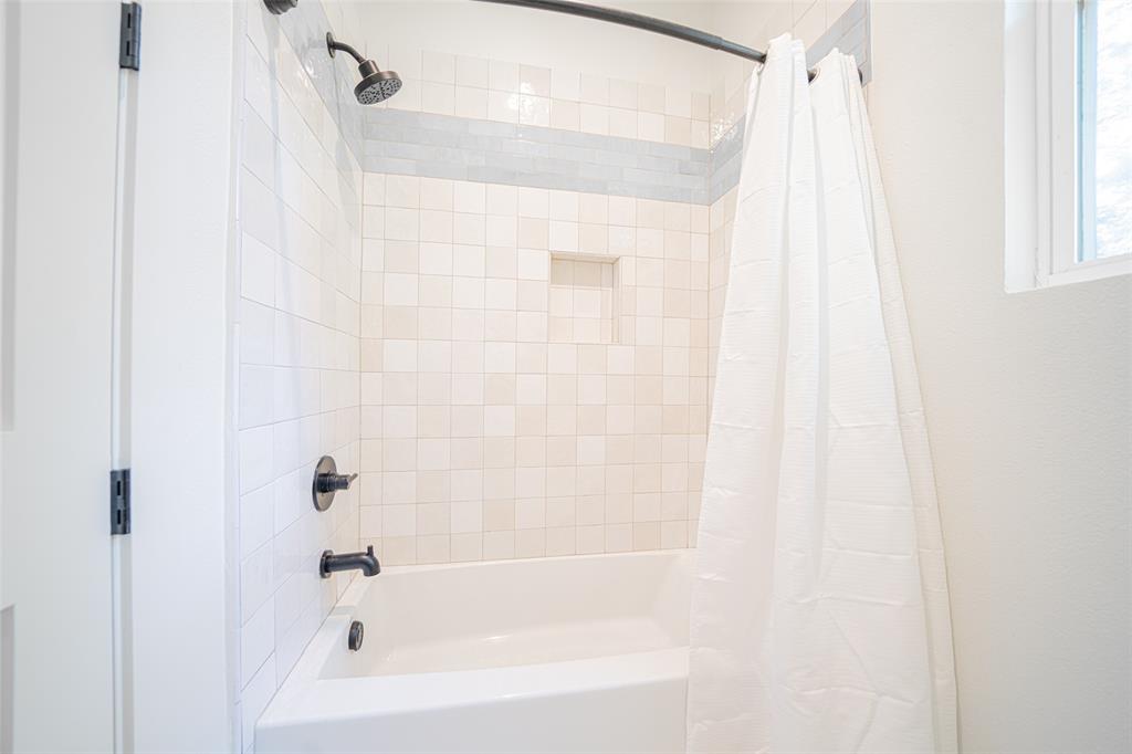 Paradise Shores - Residential