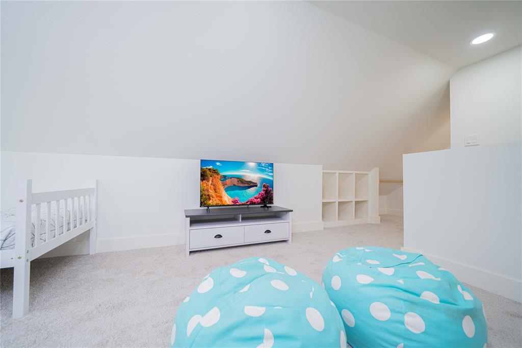 Paradise Shores - Residential