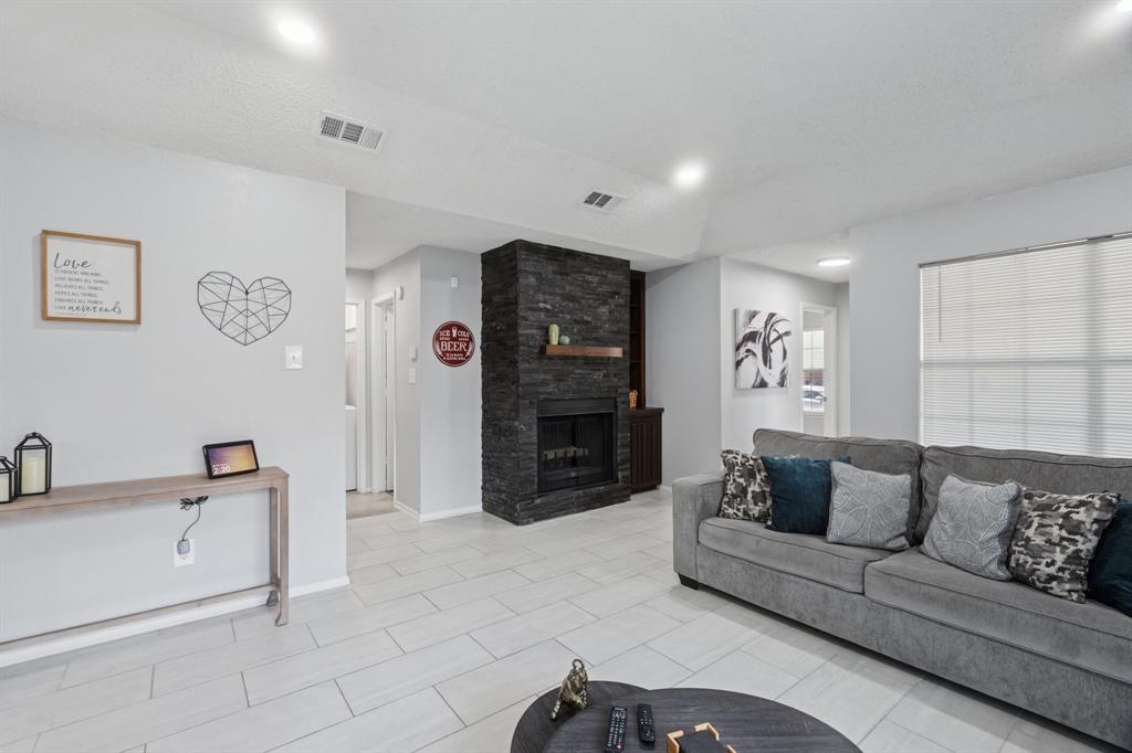 Preston Manor Ph II - Residential Lease