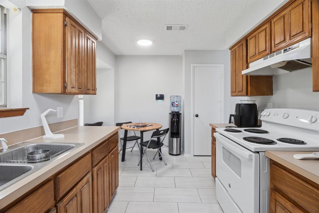 Preston Manor Ph II - Residential Lease