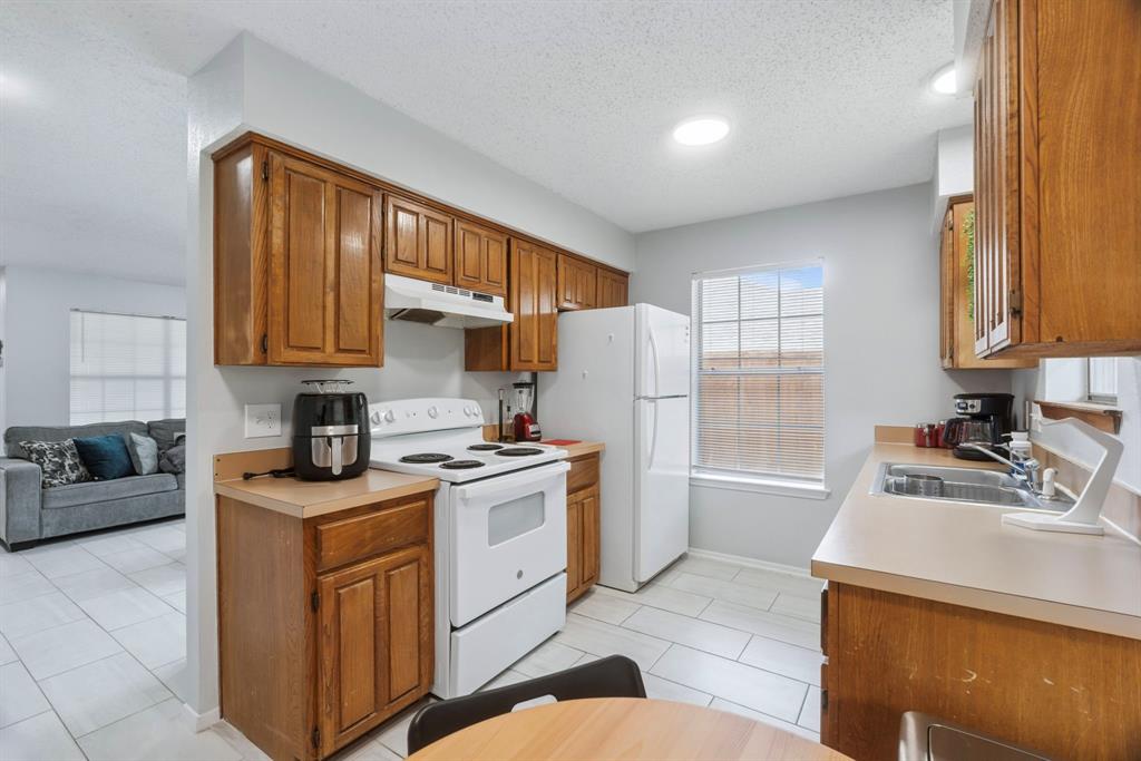 Preston Manor Ph II - Residential Lease