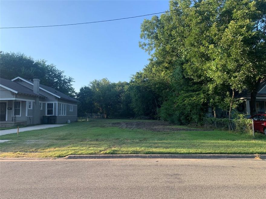 Prime Vacant Lot in Sherman, TX – Near Historic District & Major Employers

Discover the perfect blend of charm and convenience with this level, interior vacant lot at 306 W Moore St. The interior is fully cleared, while the perimeter is beautifully framed by mature trees, offering both privacy and natural beauty. Located directly across the street from Sherman’s historic district, you’ll enjoy a setting rich in character and just minutes from everyday essentials.

Commuters and professionals will appreciate the quick 5-minute drive to major employers like Texas Instruments and Global Wafers. In the same short distance, you can explore Sherman’s vibrant downtown square, home to local dining, boutique shops, and the iconic county courthouse.

Whether you’re envisioning a new home or investment project, this lot offers a prime location with scenic surroundings and excellent proximity to both work and leisure.